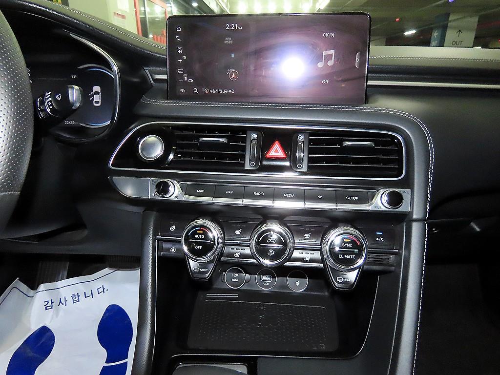 Genesis G70 - Vista 11