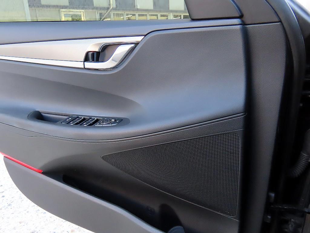 HYUNDAI Grandeur - Vista 12