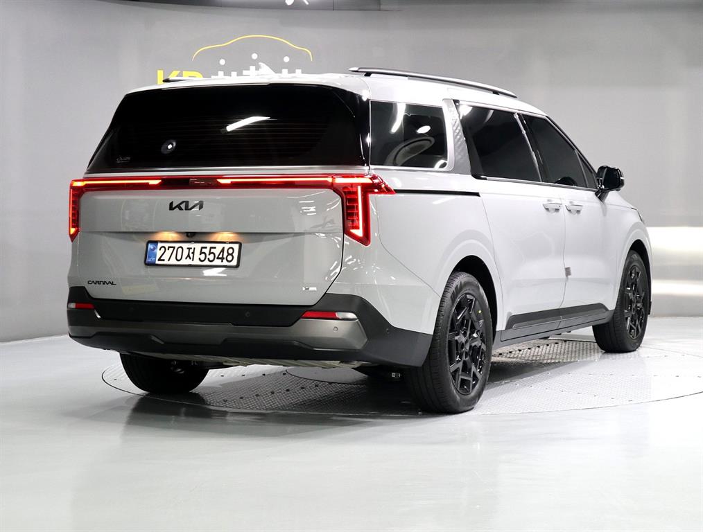 KIA Carnival - Vista 3
