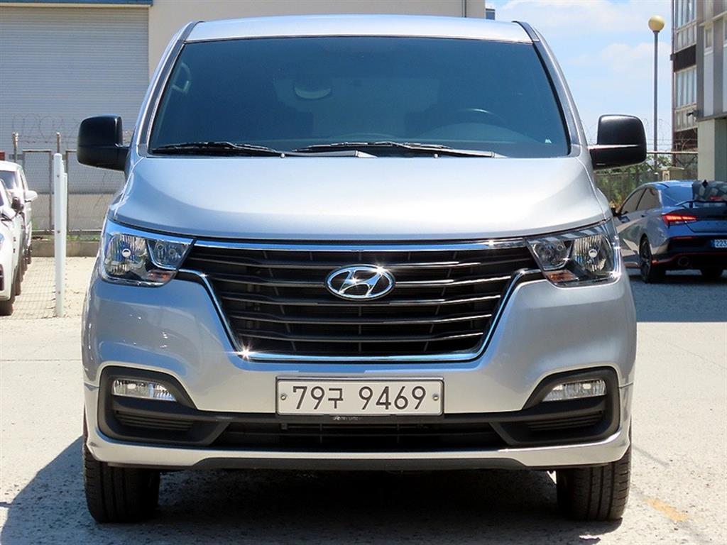 HYUNDAI Starex 2020