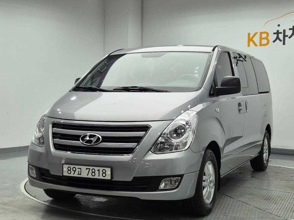 HYUNDAI Starex 2016