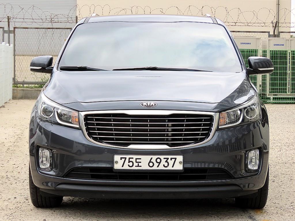 KIA Carnival