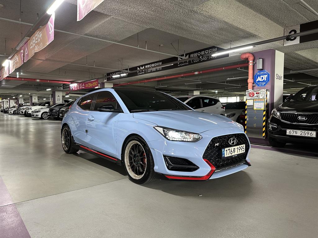 HYUNDAI Veloster