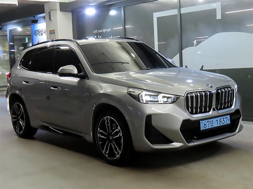 BMW iX1