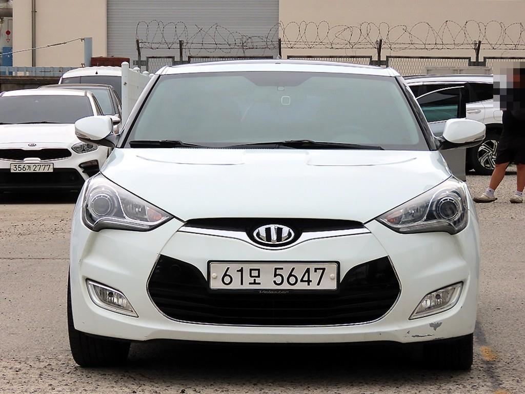 HYUNDAI Veloster