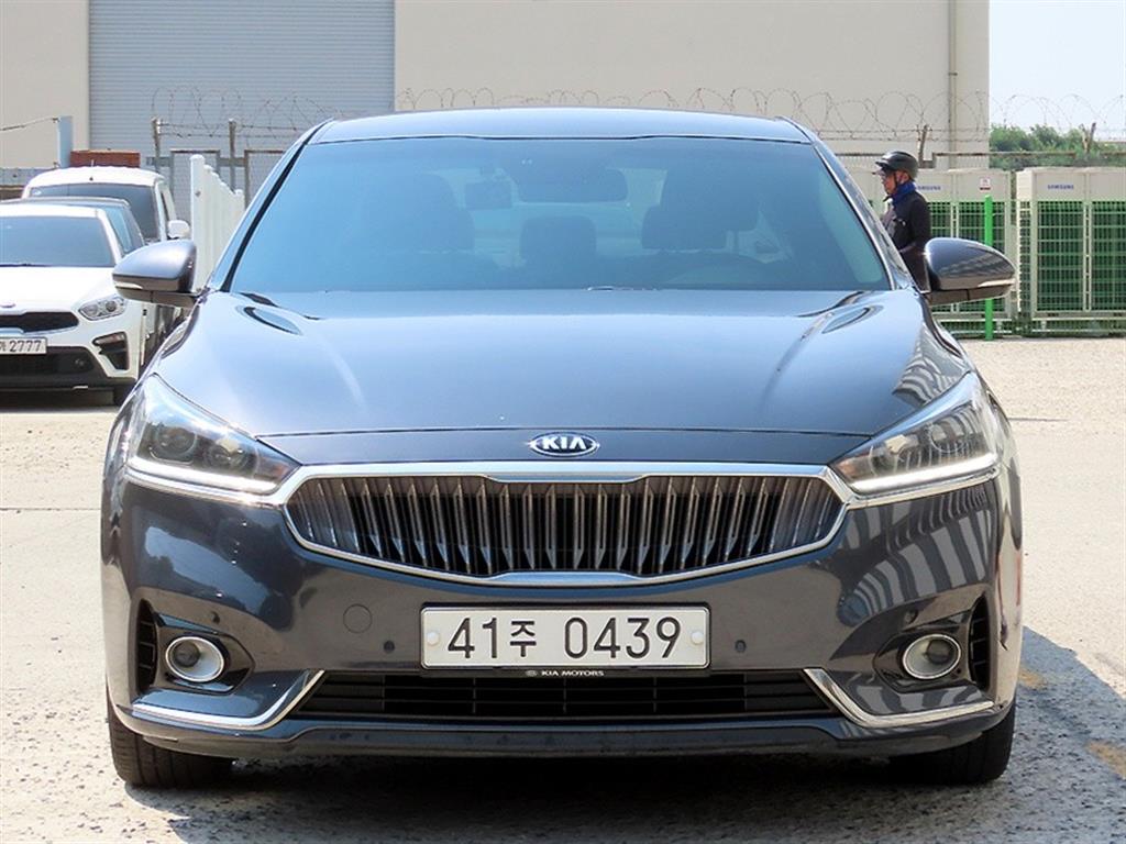 KIA K7