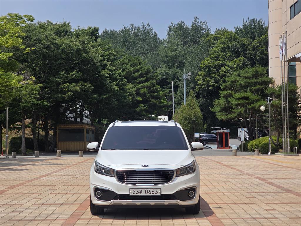 KIA Carnival 2015 — Zona Franca Iquique