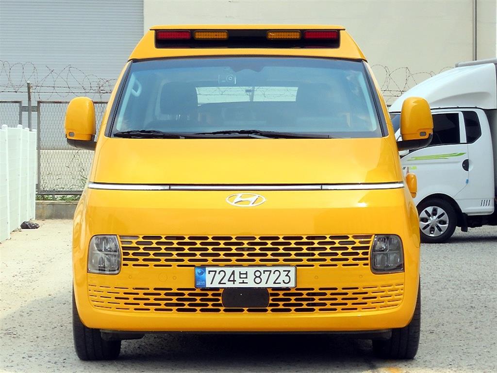 HYUNDAI Staria 2023 — Zona Franca Iquique