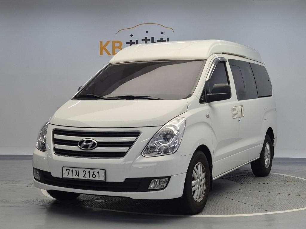 HYUNDAI Starex 2016