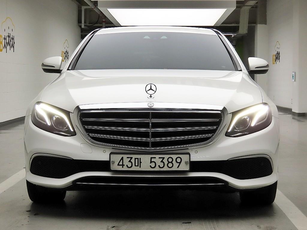 Mercedes Benz E class W213 E220d 4MATIC...