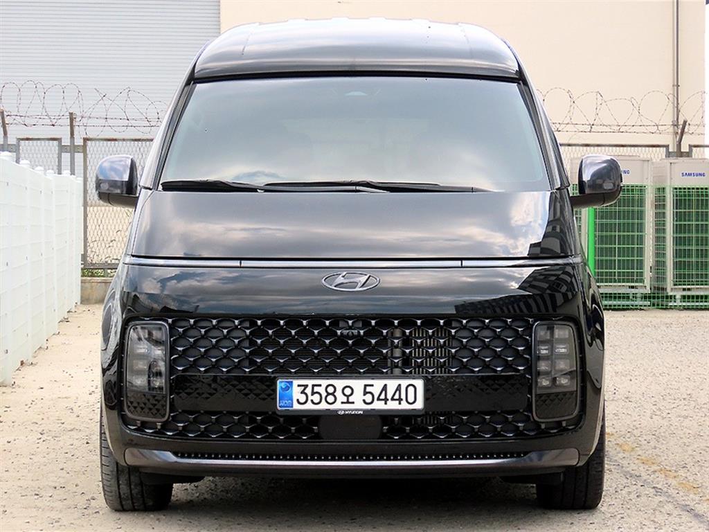 HYUNDAI Staria 2023 — Zona Franca Iquique