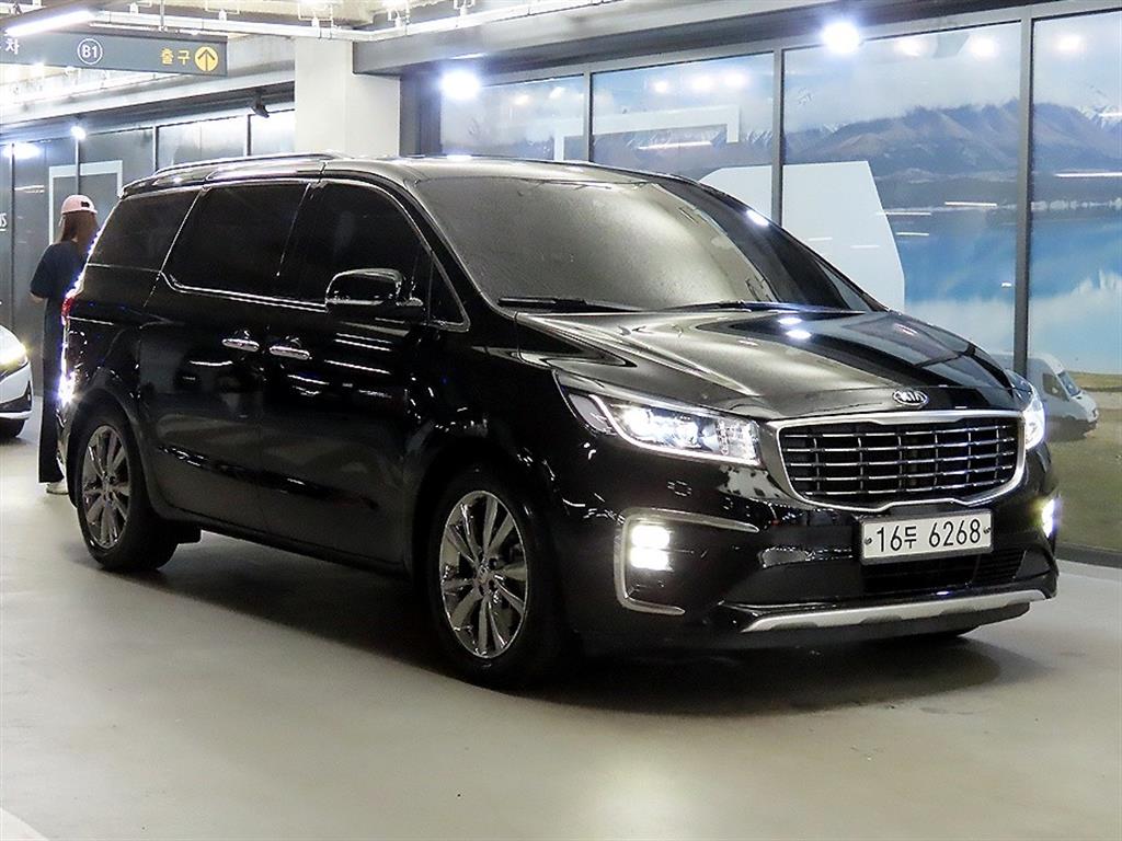KIA Carnival