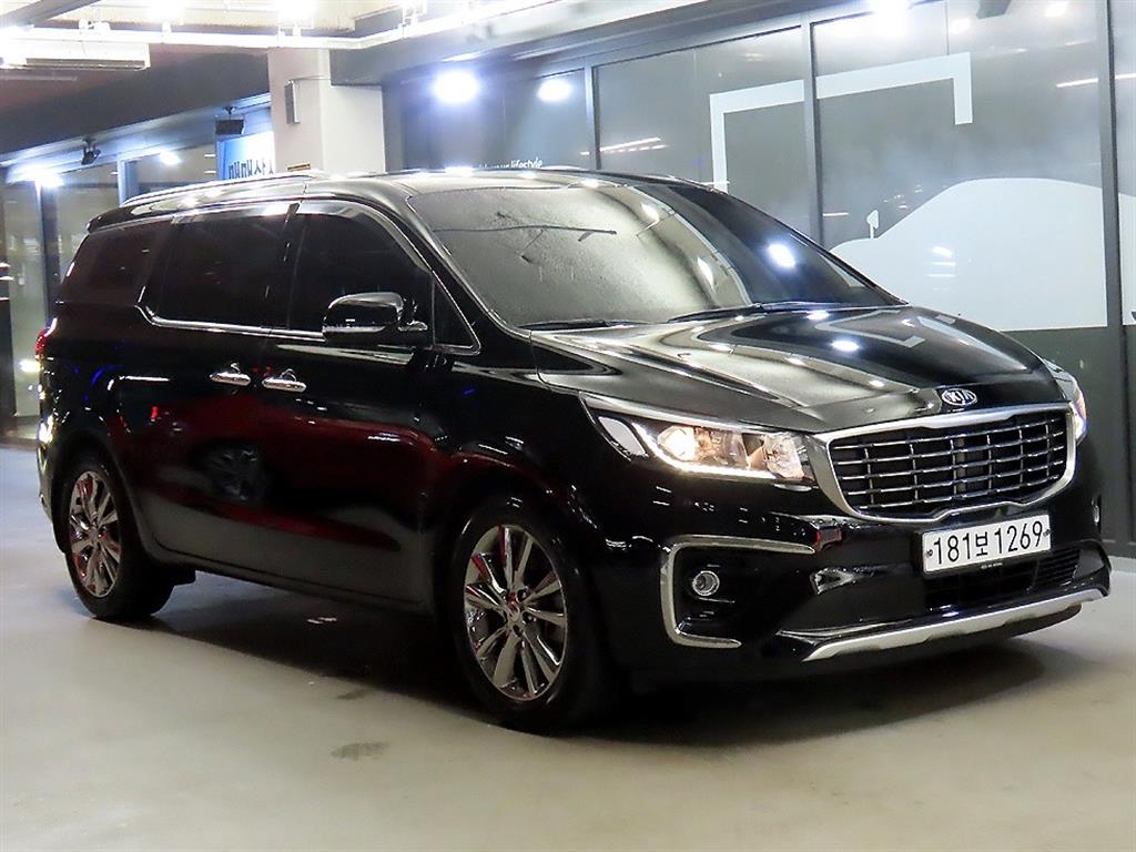 KIA Carnival