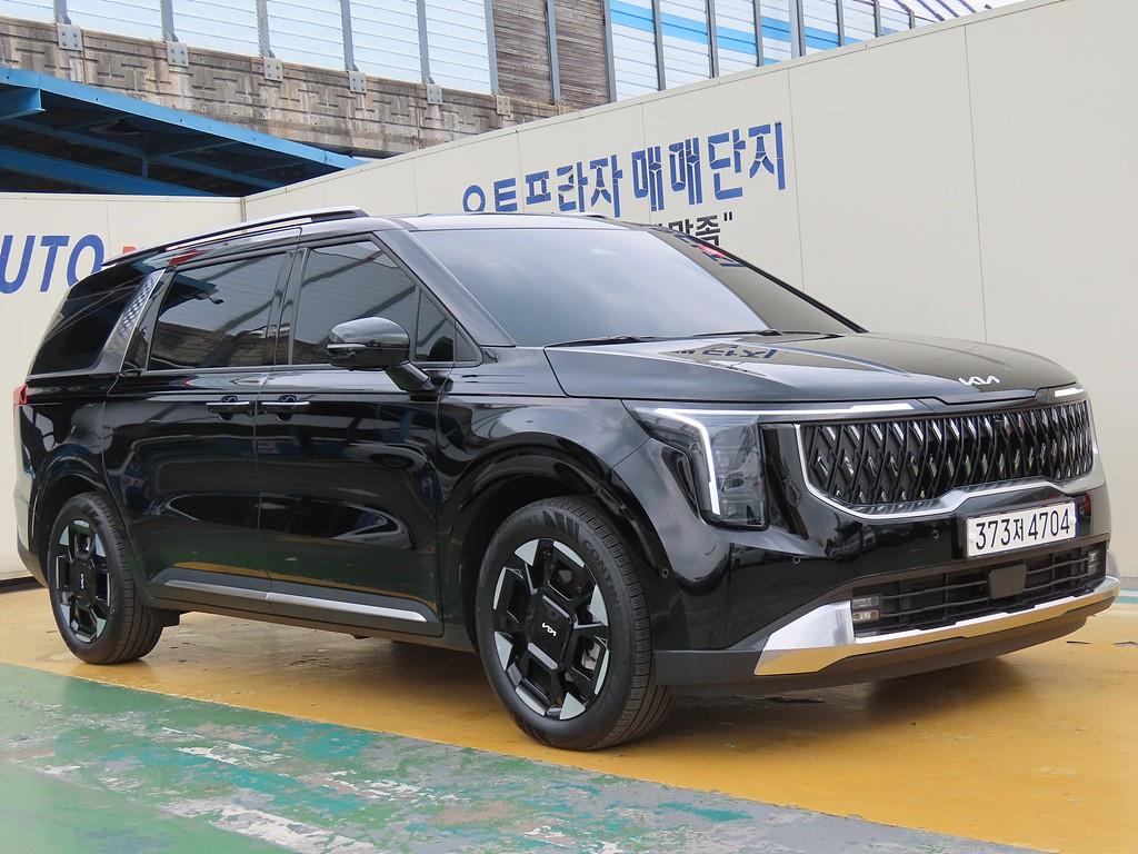 KIA Carnival 2025 — Zona Franca Iquique