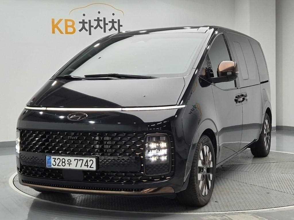 HYUNDAI Staria 2023 — Zona Franca Iquique