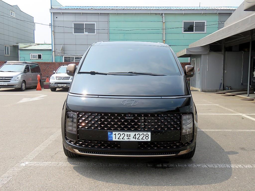 HYUNDAI Staria 2024 — Zona Franca Iquique