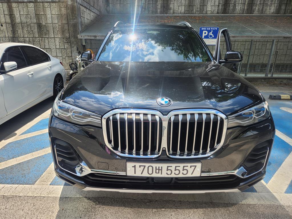BMW X7