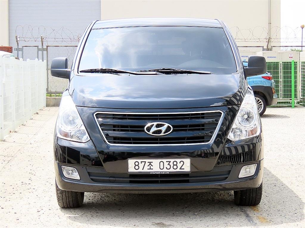 HYUNDAI Starex 2017 — Zona Franca Iquique