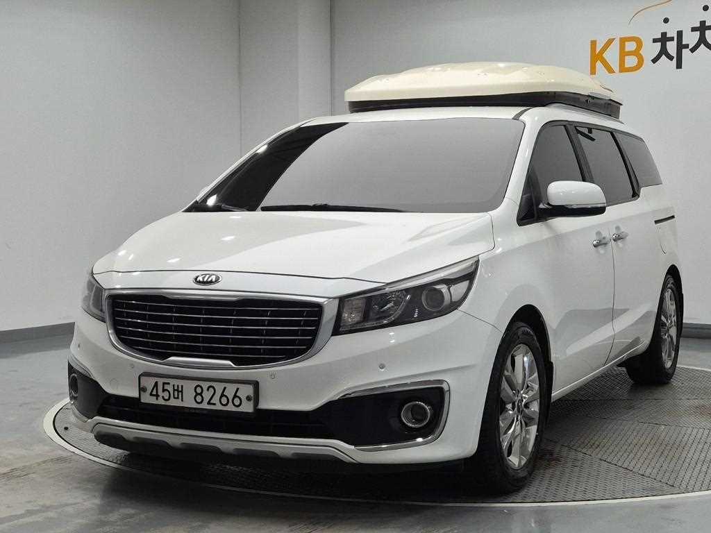 KIA Carnival 2015 — Zona Franca Iquique