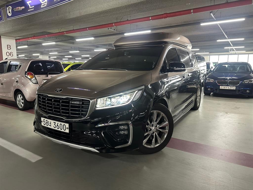 KIA Carnival