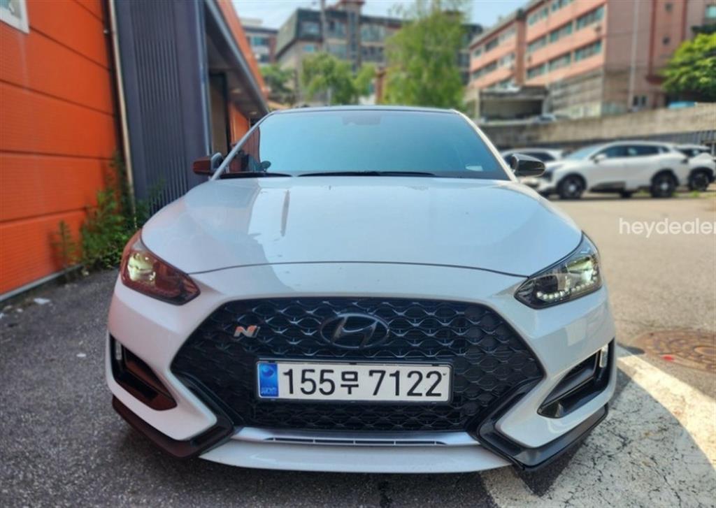 HYUNDAI Veloster