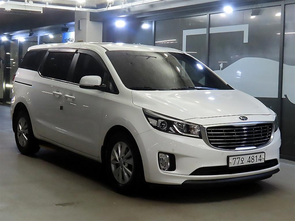 KIA Carnival 2016 — Zona Franca Iquique