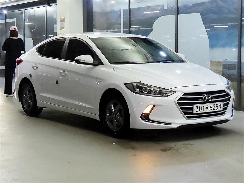 HYUNDAI Avante