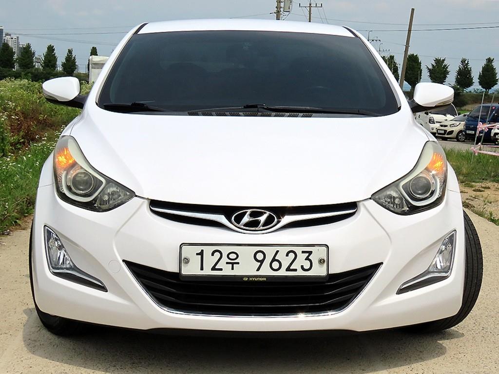 HYUNDAI Avante 2015 — Zona Franca Iquique