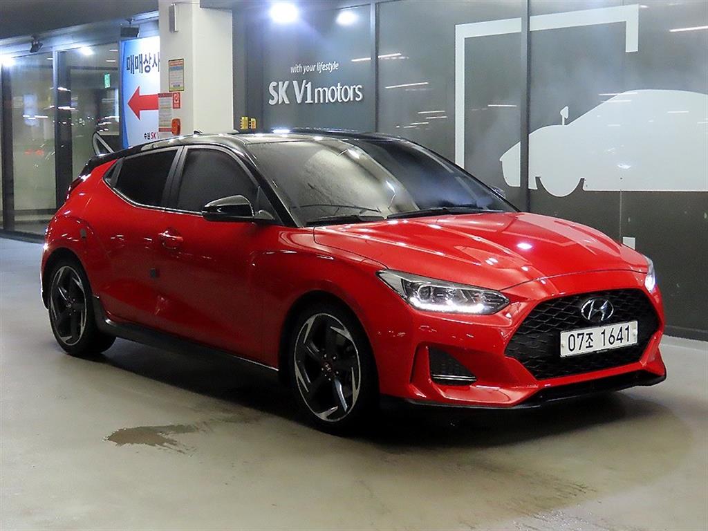 HYUNDAI Veloster