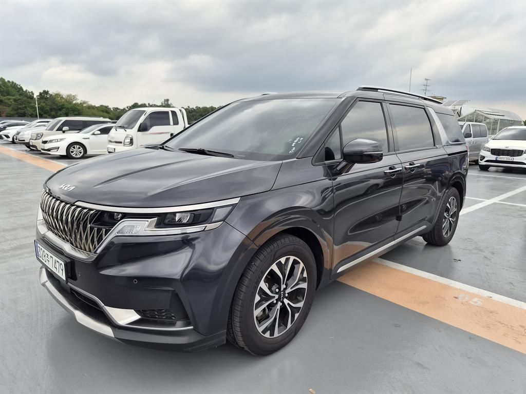 KIA Carnival 2023 — Zona Franca Iquique