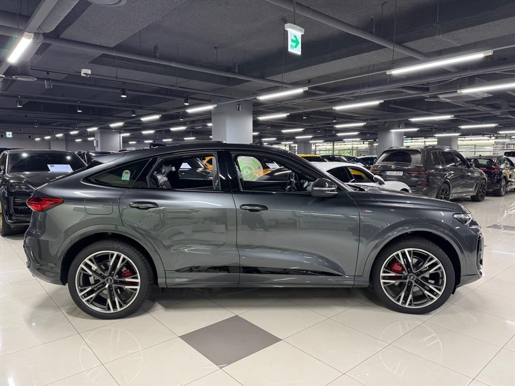 [아우디]Q5 (80A) 스포트백 45 TFSI 콰트로 S-라인 블랙 - миниатюра 3