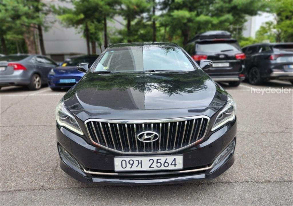 HYUNDAI Aslan