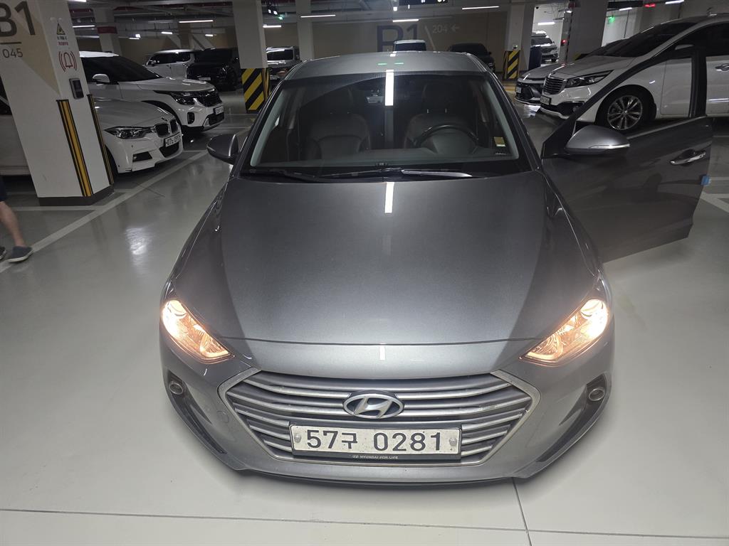 HYUNDAI Avante