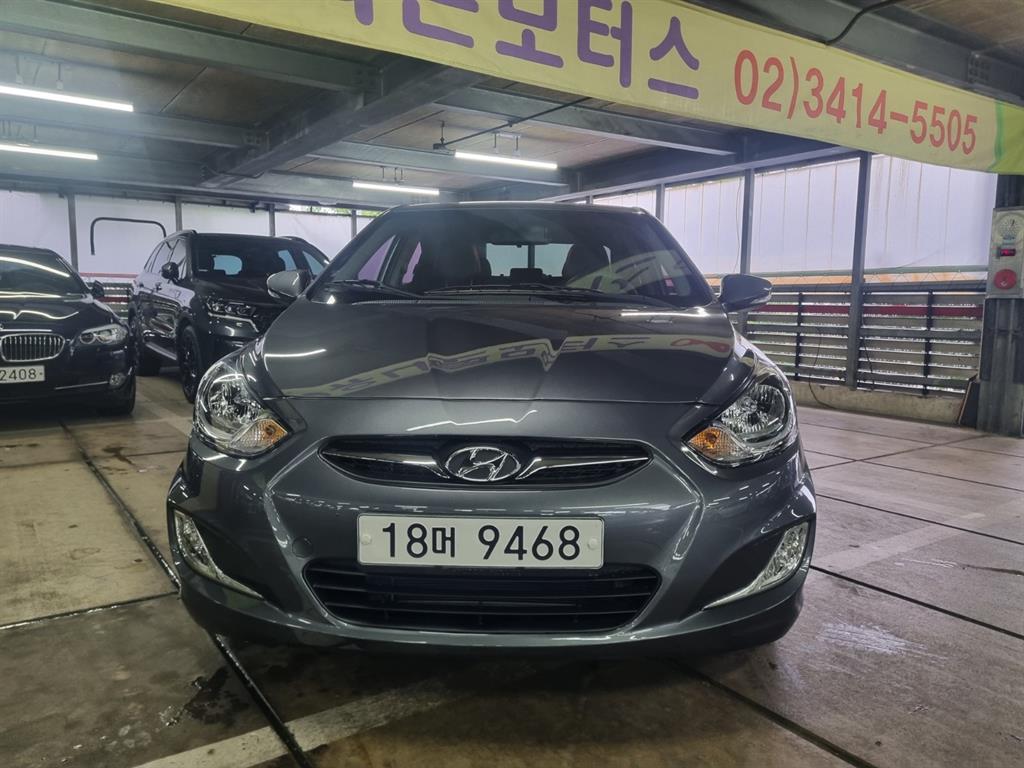 HYUNDAI Accent 2012 — Zona Franca Iquique