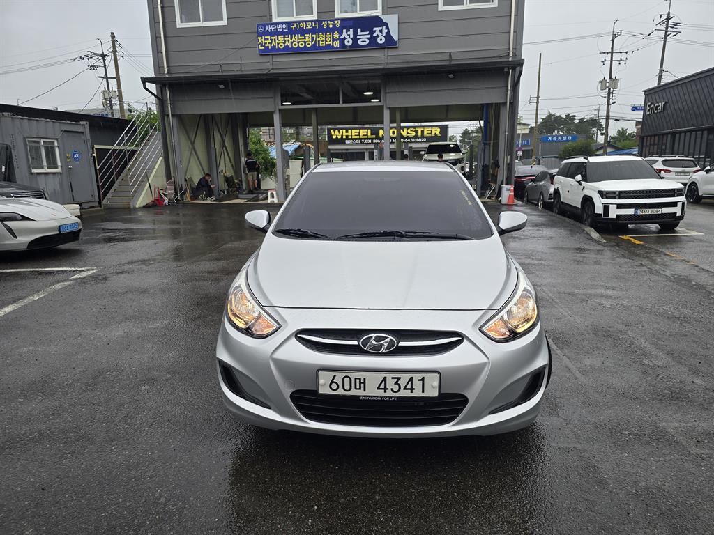 HYUNDAI Accent