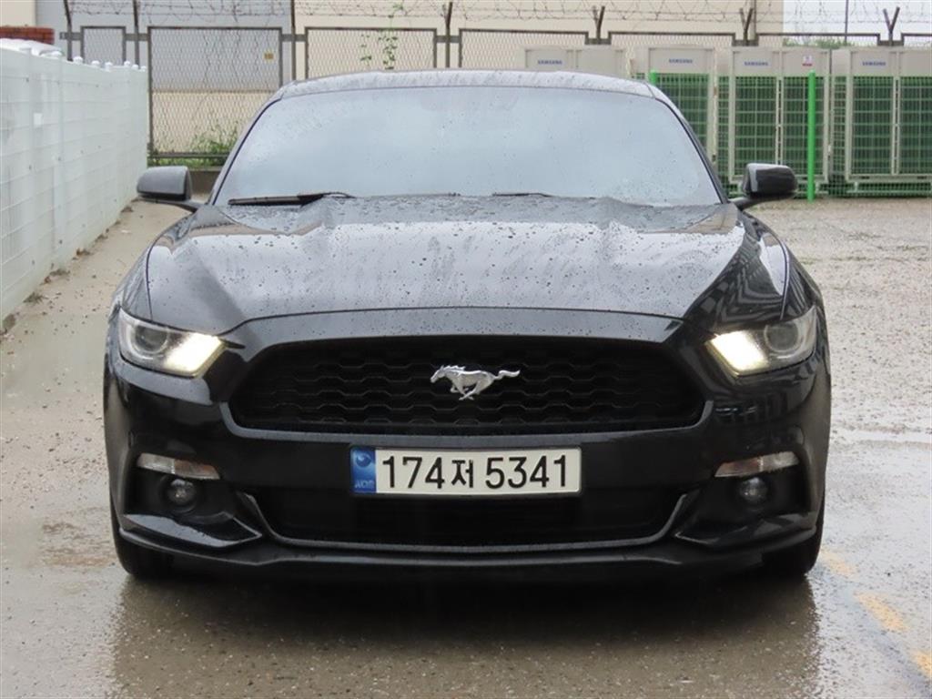 Ford Mustang 6th generation coupe