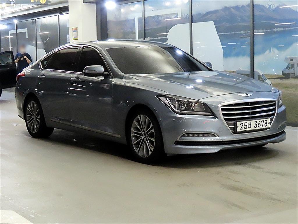 HYUNDAI Genesis