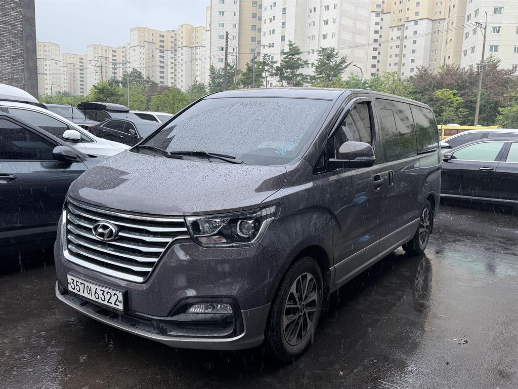 HYUNDAI Starex