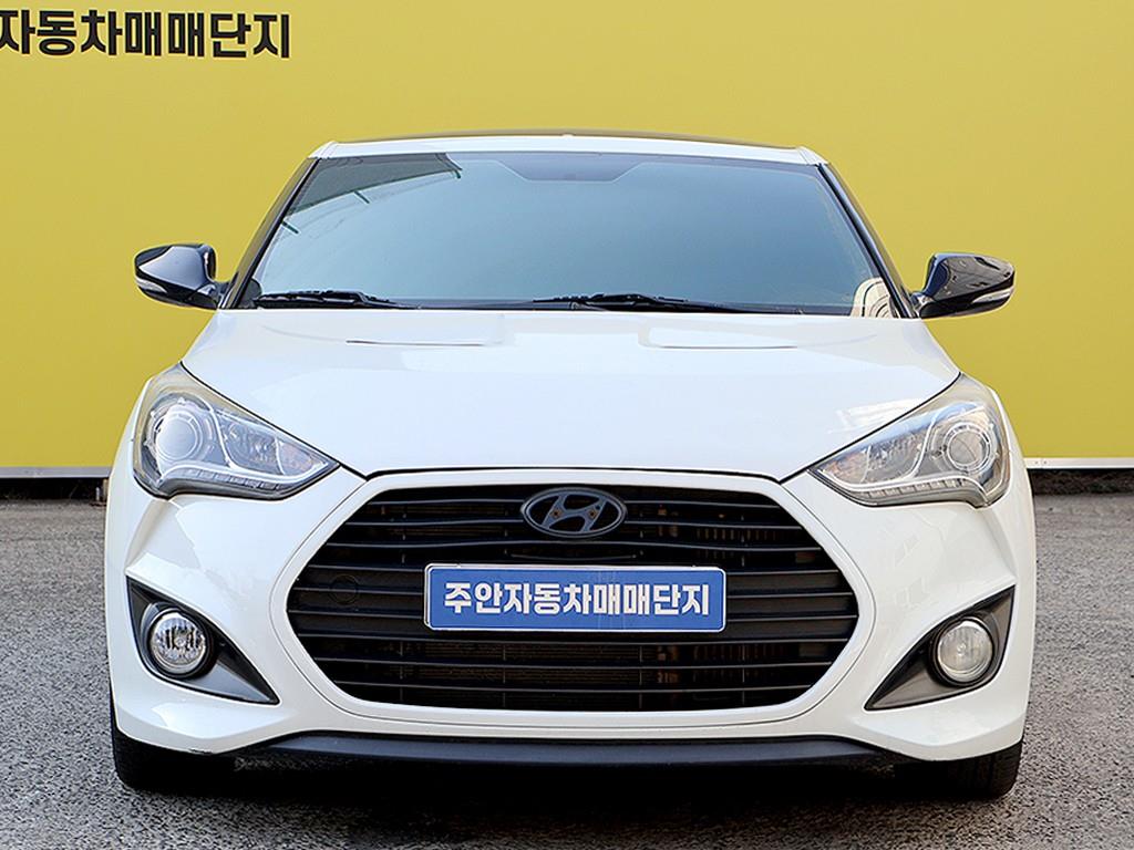 HYUNDAI Veloster