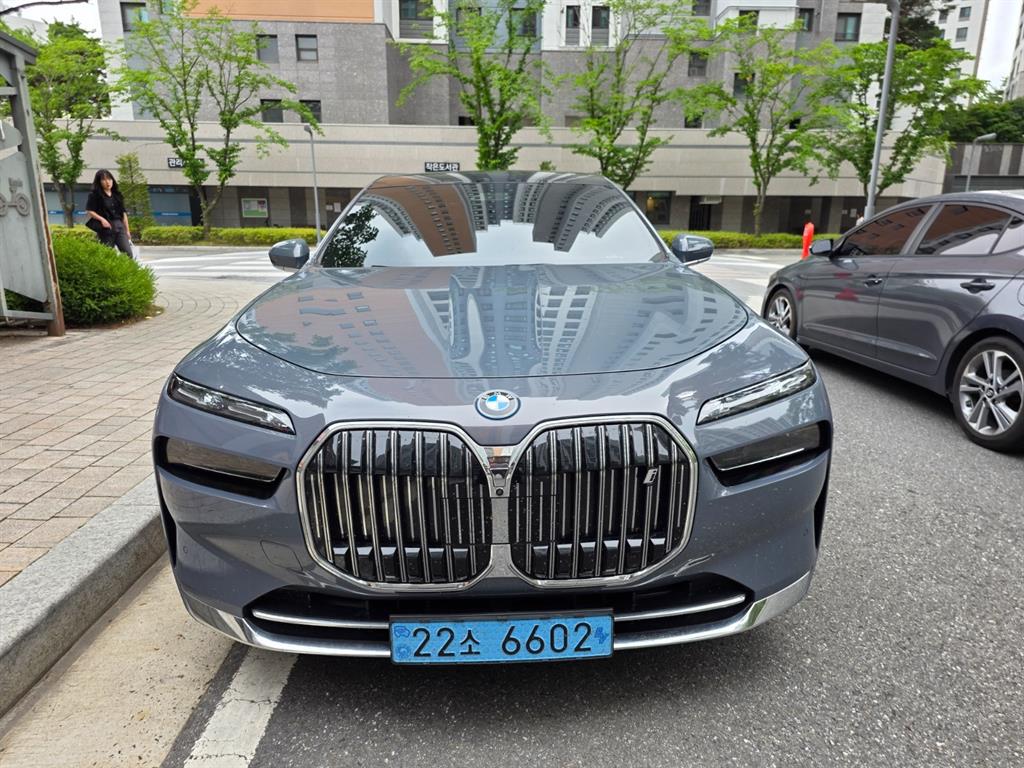 BMW i7 2023 — Zona Franca Iquique