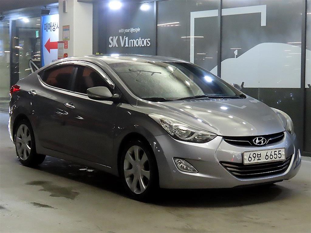 HYUNDAI Avante