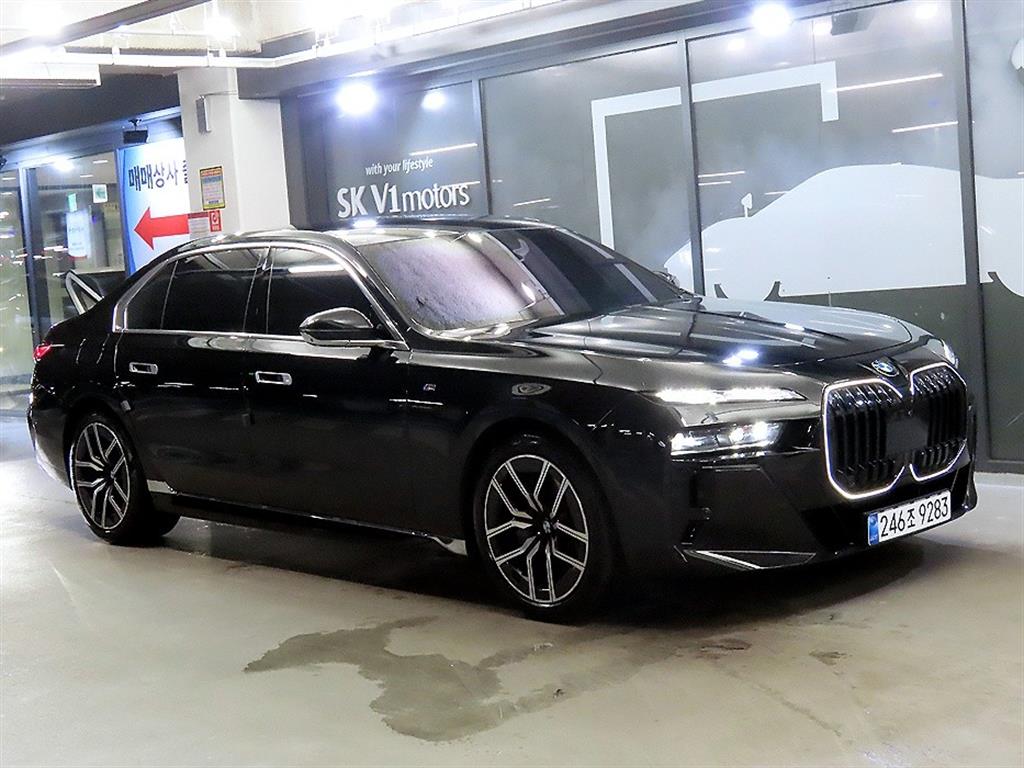 BMW 7 Series 2025 — Zona Franca Iquique