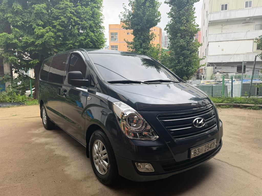 HYUNDAI Starex 2017 — Zona Franca Iquique