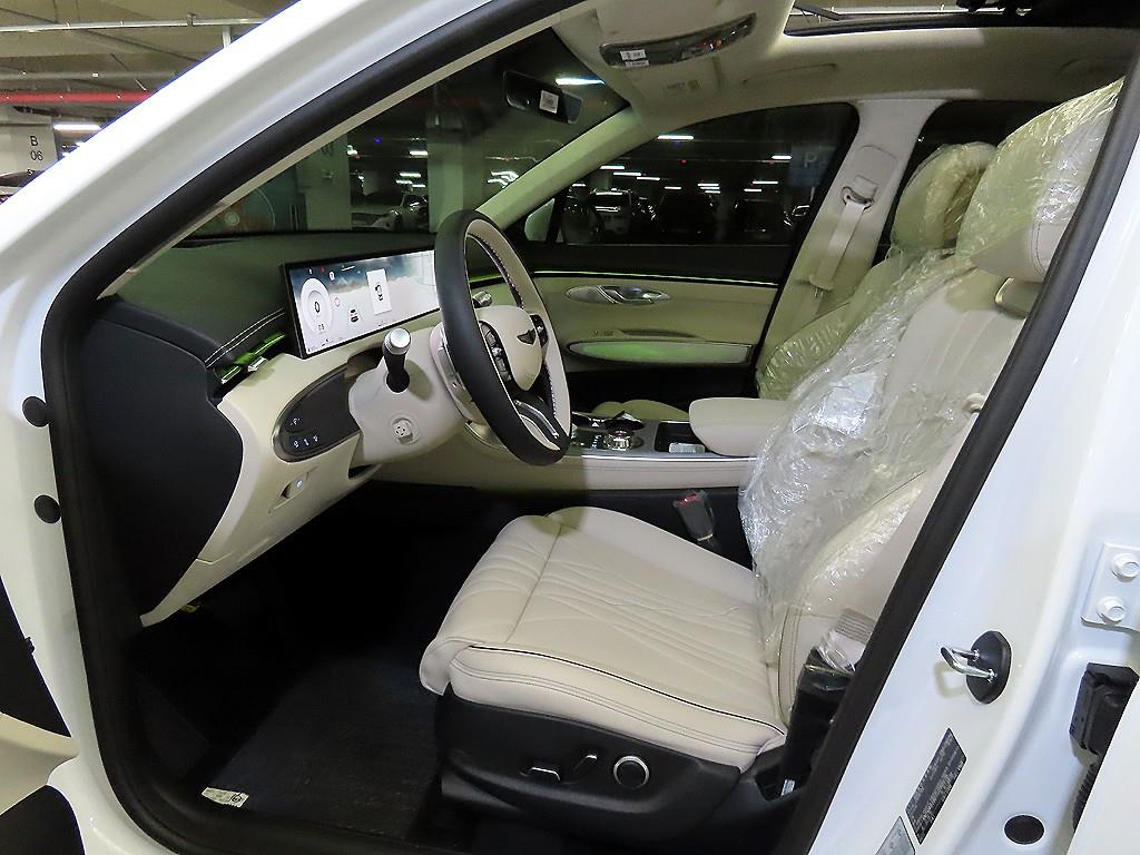 [제네시스]GV70 2.5T 가솔린 AWD - миниатюра 6