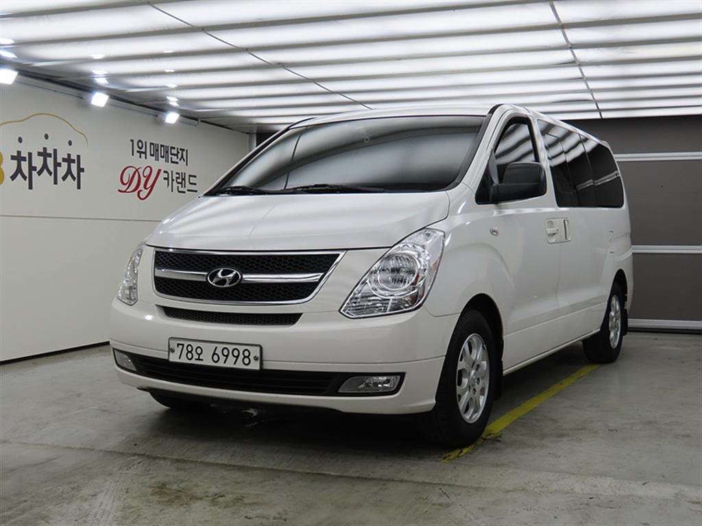 HYUNDAI Starex 2015