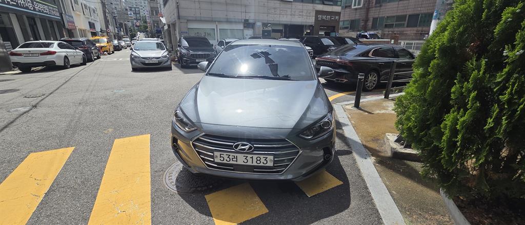 HYUNDAI Avante