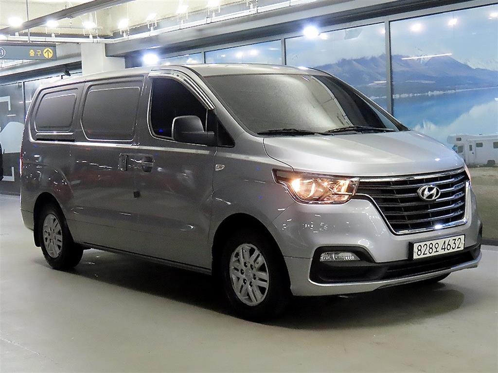 HYUNDAI Starex 2019 — Zona Franca Iquique