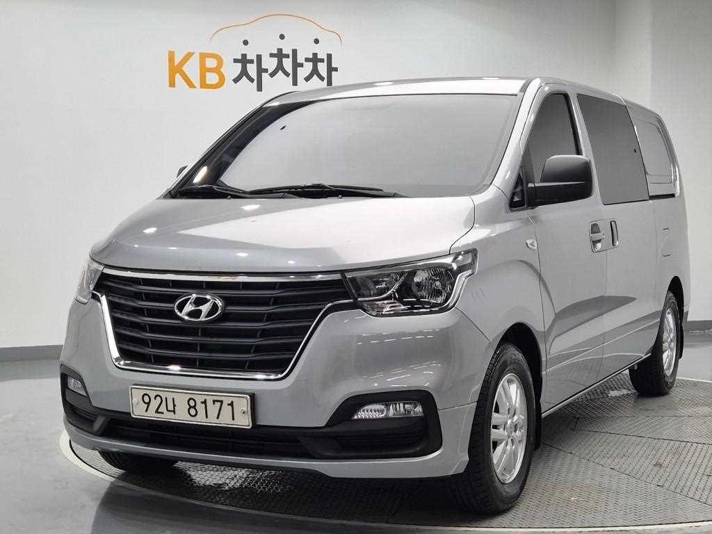 HYUNDAI Starex 2021