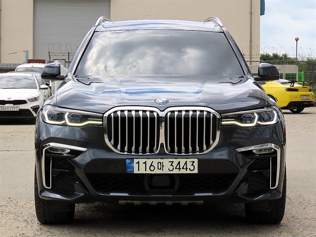 BMW X7