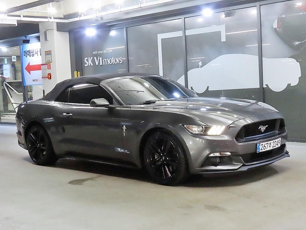 Ford Mustang convertible